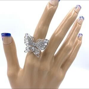 Medium Silver butterfly crystal ring. Adjustable.‎